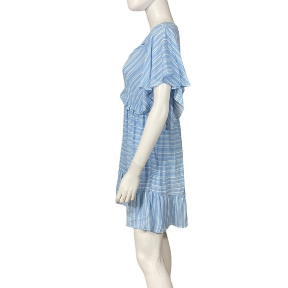 Umgee Striped Blue White V Neck Dress
New - Picture 3 of 5